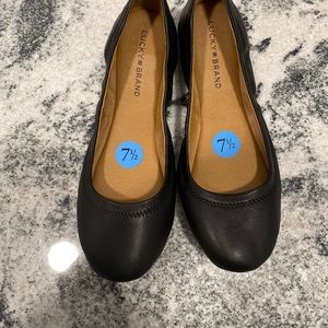 🍀 Lucky Brand Flats 🍀 Size 7.5 Brand New